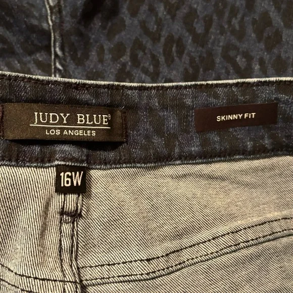 Judy Blue Denim Leopard Print Raw Hem Skinny Jeans Size 16W - Picture 6 of 9